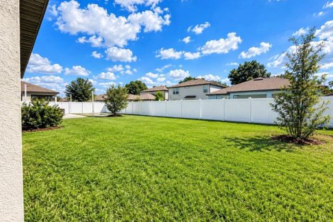 House in SUMMERS CAY in Thonotosassa, Florida 3 bedrooms, 171.31 sq.m. № 2396388 - photo 4