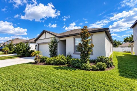 House in SUMMERS CAY in Thonotosassa, Florida 3 bedrooms, 171.31 sq.m. № 2396388 - photo 3