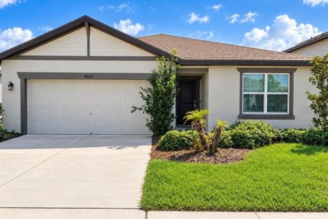 House in SUMMERS CAY in Thonotosassa, Florida 3 bedrooms, 171.31 sq.m. № 2396388 - photo 2
