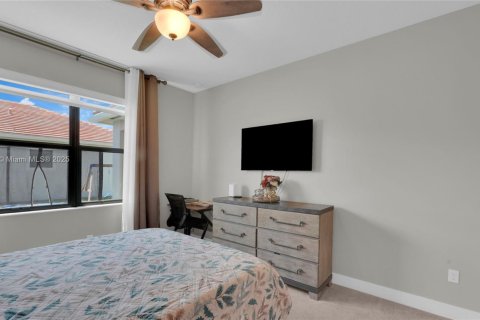 House in Lake Worth, Florida 4 bedrooms, 223.89 sq.m. № 1889693 - photo 16