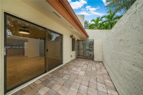 Adosado en alquiler en Miami, Florida, 3 dormitorios, 155.05 m2 № 1983955 - foto 13