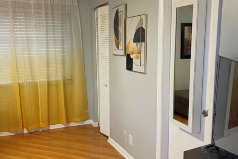 Снять в аренду квартиру в Бока-Ратон, Флорида 3 комнаты, 123.75м2, № 2083523 - фото 25
