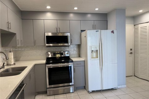 Condo in Aventura, Florida, 3 bedrooms  № 1801025 - photo 17