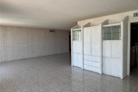 Condo in Aventura, Florida, 3 bedrooms  № 1801025 - photo 5