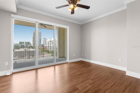 Condo in Tampa, Florida, 2 bedrooms  № 2345317 - photo 16