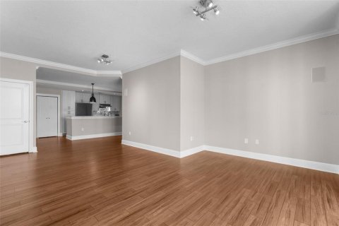 Condo in Tampa, Florida, 2 bedrooms  № 2345317 - photo 10