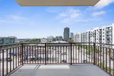 Condo in Tampa, Florida, 2 bedrooms  № 2345317 - photo 29
