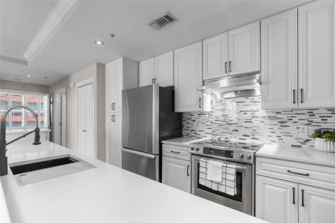 Condo in Tampa, Florida, 2 bedrooms  № 2345317 - photo 3