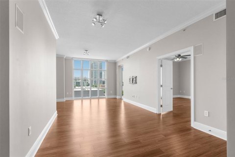 Condo in Tampa, Florida, 2 bedrooms  № 2345317 - photo 11