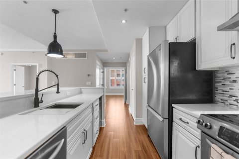 Condo in Tampa, Florida, 2 bedrooms  № 2345317 - photo 6