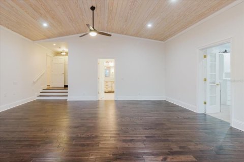 House in Lutz, Florida 4 bedrooms, 464.14 sq.m. № 1873624 - photo 29