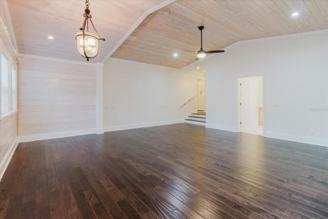 House in Lutz, Florida 4 bedrooms, 464.14 sq.m. № 1873624 - photo 30