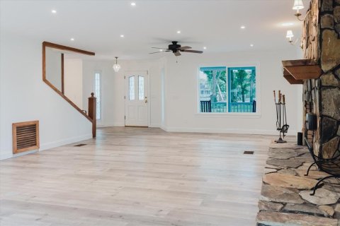 House in Lutz, Florida 4 bedrooms, 464.14 sq.m. № 1873624 - photo 13