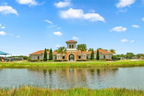 House in Wimauma, Florida 4 bedrooms, 226.22 sq.m. № 1853895 - photo 30