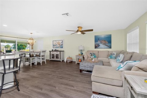 Villa ou maison à vendre à Rotonda, Floride: 4 chambres, 161.56 m2 № 2196993 - photo 13