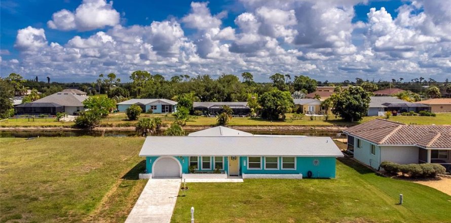 Villa ou maison à Rotonda, Floride 4 chambres, 161.56 m2 № 2196993