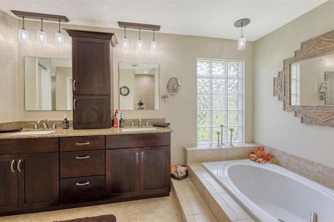 House in Sarasota, Florida 4 bedrooms, 278.89 sq.m. № 1843864 - photo 29