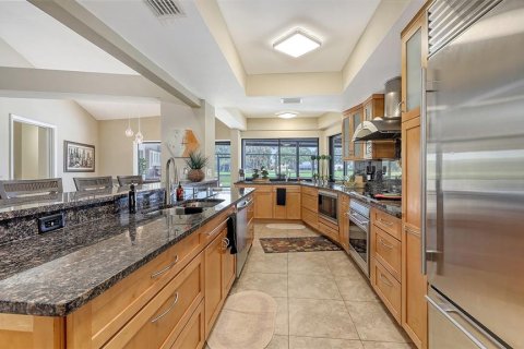 House in Sarasota, Florida 4 bedrooms, 278.89 sq.m. № 1843864 - photo 18