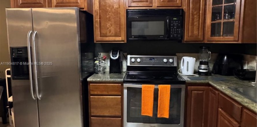 Condo in Hollywood, Florida, 2 bedrooms № 1956071