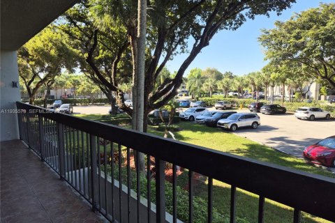 Condominio en alquiler en Miami, Florida, 2 dormitorios, 87.24 m2 № 1993842 - foto 25