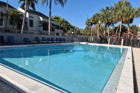 Condominio en alquiler en Miami, Florida, 2 dormitorios, 87.24 m2 № 1993842 - foto 30