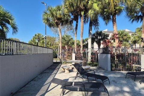 Condominio en alquiler en Miami, Florida, 2 dormitorios, 87.24 m2 № 1993842 - foto 29