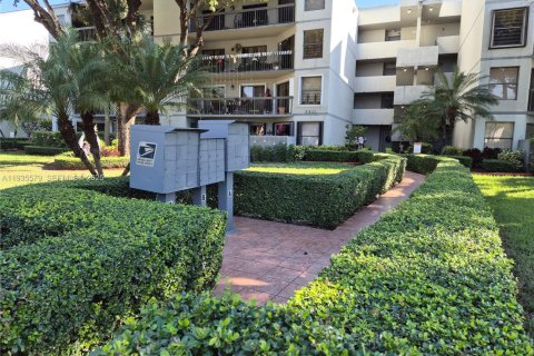 Condominio en alquiler en Miami, Florida, 2 dormitorios, 87.24 m2 № 1993842 - foto 23