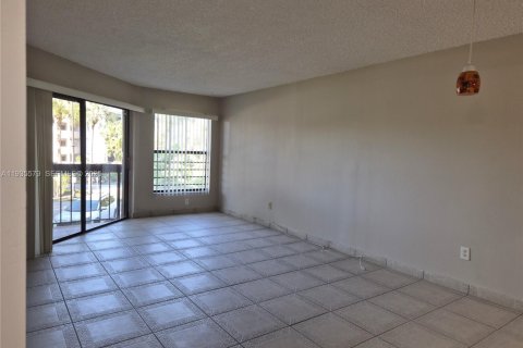 Condominio en alquiler en Miami, Florida, 2 dormitorios, 87.24 m2 № 1993842 - foto 7