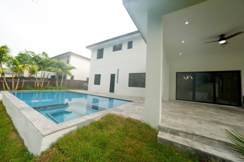 House in Davie, Florida 5 bedrooms, 343.74 sq.m. № 1860233 - photo 5