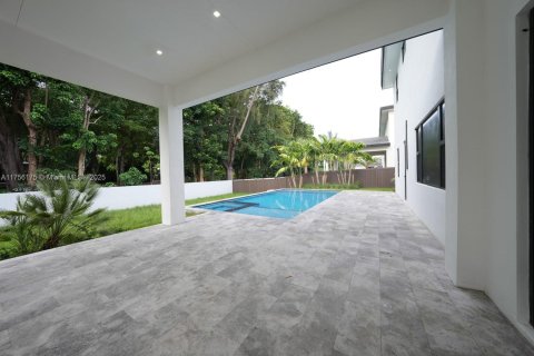 House in Davie, Florida 5 bedrooms, 343.74 sq.m. № 1860233 - photo 4
