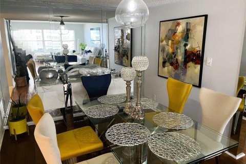 Copropriété à vendre à Fort Lauderdale, Floride: 2 chambres, 133.31 m2 № 2243344 - photo 20