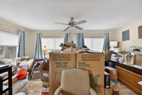 Condo in Sun City Center, Florida, 2 bedrooms  № 2197031 - photo 10