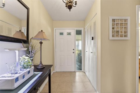 Condo in Sun City Center, Florida, 2 bedrooms  № 2197031 - photo 4