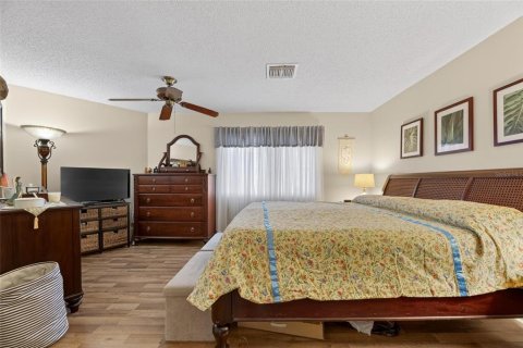 Condo in Sun City Center, Florida, 2 bedrooms  № 2197031 - photo 19