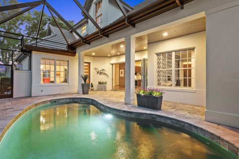 House in Orlando, Florida 4 bedrooms, 267.28 sq.m. № 2214170 - photo 9