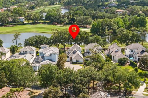 House in Orlando, Florida 4 bedrooms, 267.28 sq.m. № 2214170 - photo 2