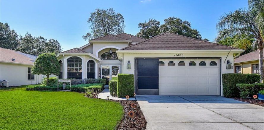 House in Spring Hill, Florida 3 bedrooms, 157.66 sq.m. № 2217830