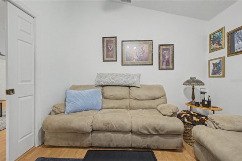 House in Spring Hill, Florida 3 bedrooms, 157.66 sq.m. № 2217830 - photo 24