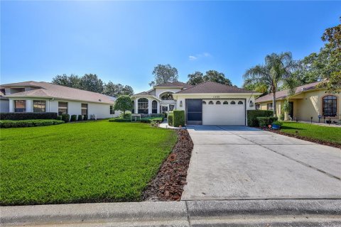 House in Spring Hill, Florida 3 bedrooms, 157.66 sq.m. № 2217830 - photo 3
