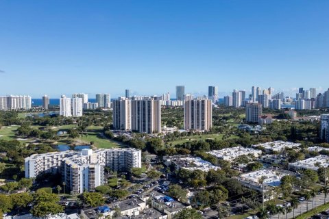 Condo in Aventura, Florida, 1 bedroom  № 1992415 - photo 24