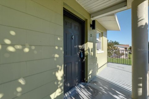Condo in Lakeland, Florida, 3 bedrooms № 1915724 - photo 11