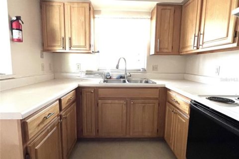 Condo in Lakeland, Florida, 3 bedrooms № 1915724 - photo 20