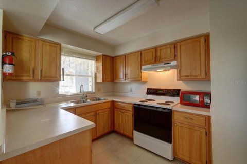 Condo in Lakeland, Florida, 3 bedrooms № 1915724 - photo 17