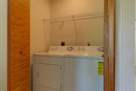 Condo in Lakeland, Florida, 3 bedrooms № 1915724 - photo 27