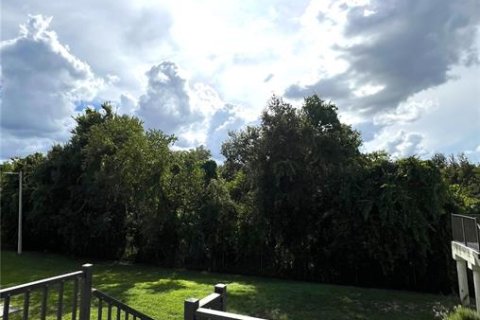 Condo in Lakeland, Florida, 3 bedrooms  № 1915724 - photo 9