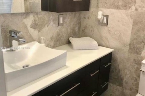 House in Miami, Florida 3 bedrooms, 159.51 sq.m. № 2001966 - photo 14