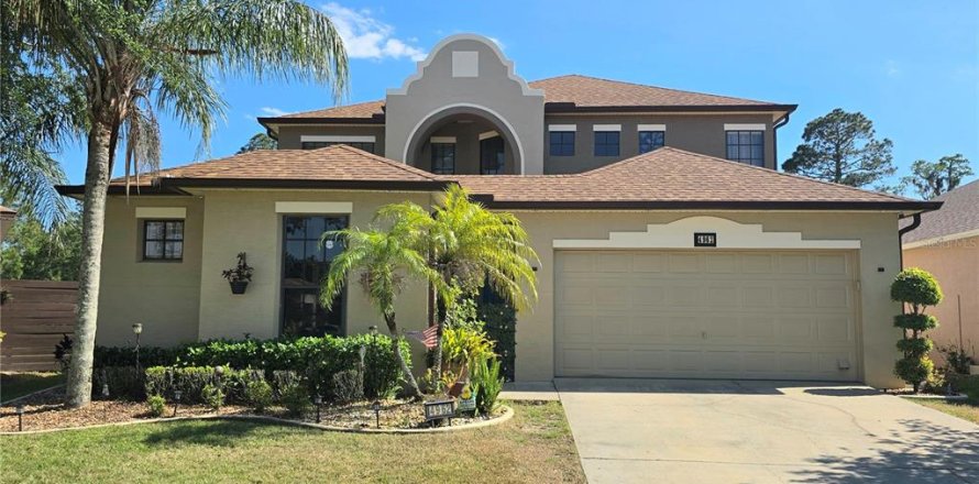 House in Orlando, Florida 5 bedrooms, 233.56 sq.m. № 1642418