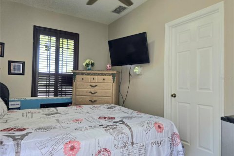 House in Orlando, Florida 5 bedrooms, 233.56 sq.m. № 1642418 - photo 8
