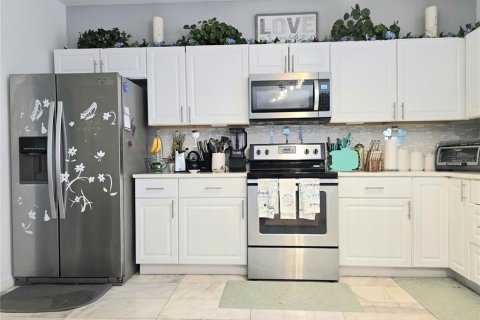 House in Orlando, Florida 5 bedrooms, 233.56 sq.m. № 1642418 - photo 16