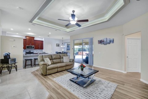 House in Cape Coral, Florida 3 bedrooms, 208.47 sq.m. № 1803141 - photo 8